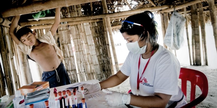 sinir-tanimayan-doktorlar-kimdir
